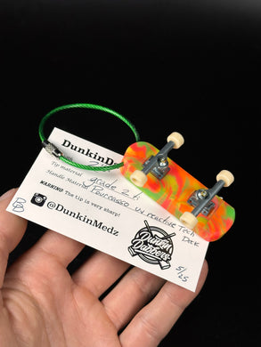 Pourcasso Uv Reactive Keychain Mini Tech Deck