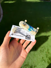 Load image into Gallery viewer, Pourcasso Resin Tech Deck Flathead