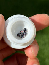 Load image into Gallery viewer, Steve H Skull w/ Hat 4mm Pearl
